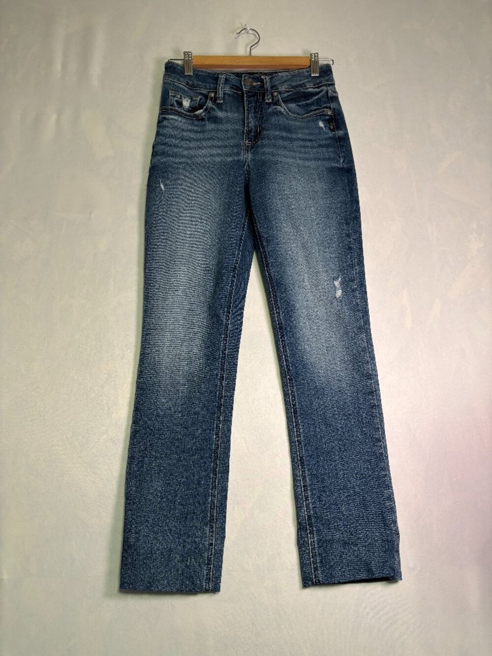 Silver Jeans Co. Avery Straight Jeans W27 L31 Distressed Medium Wash Denim